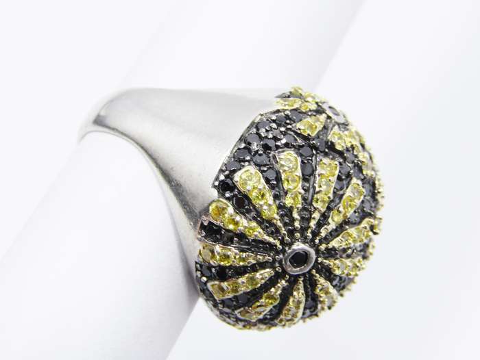 A Gorgeous Chunky Dome Ring Encrusted Black and Yellow Crystals in Sterling Silver
