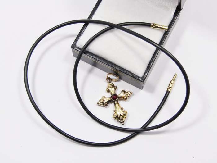 Antique Victorian Gold-Cased Cross Pendant & Necklace