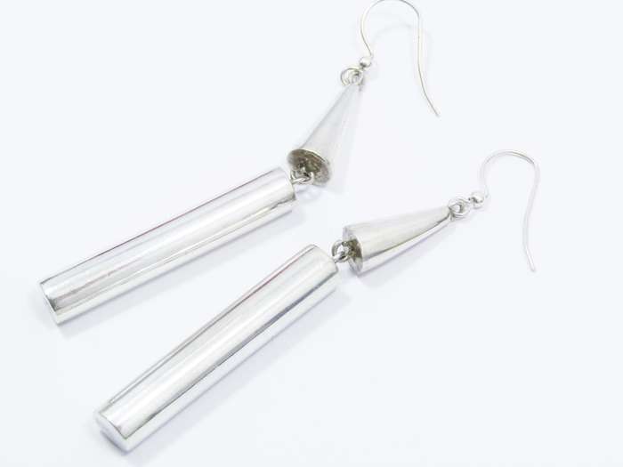 A Beautiful Pair of Mexican Hollow Bar Dangling Earrings in Sterling Silver.
