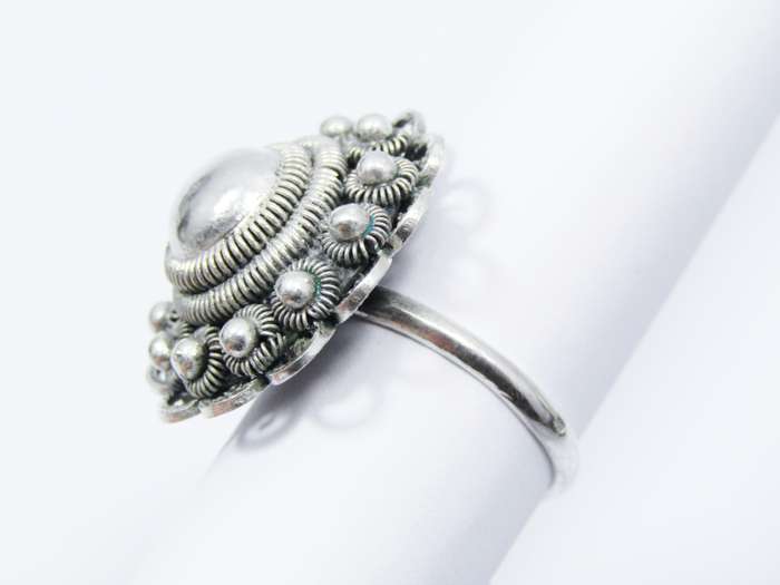A Beautiful Vintage Design Rig in Sterling Silver.