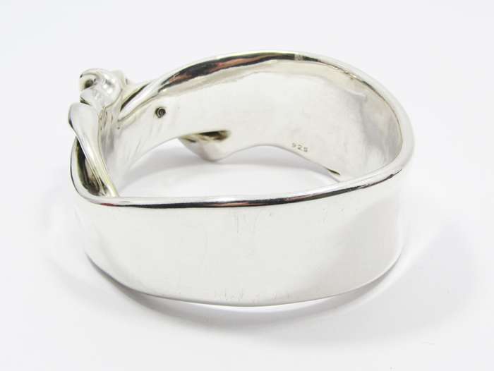 A Gorgeous Chunky Bangle in Sterling Silver.