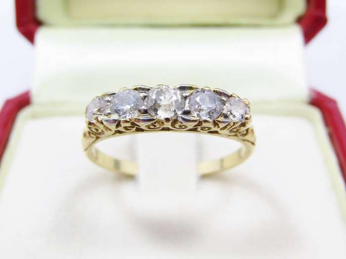 Stunning! Antique 18CT Gold & 0.50ctw Diamond Ring