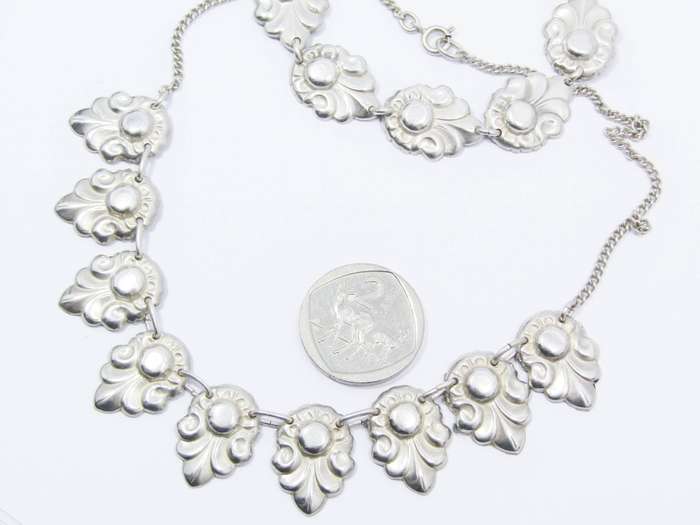 A Gorgeous CANDIDA Style Necklace and Bracelet Set  in Sterling Silver.