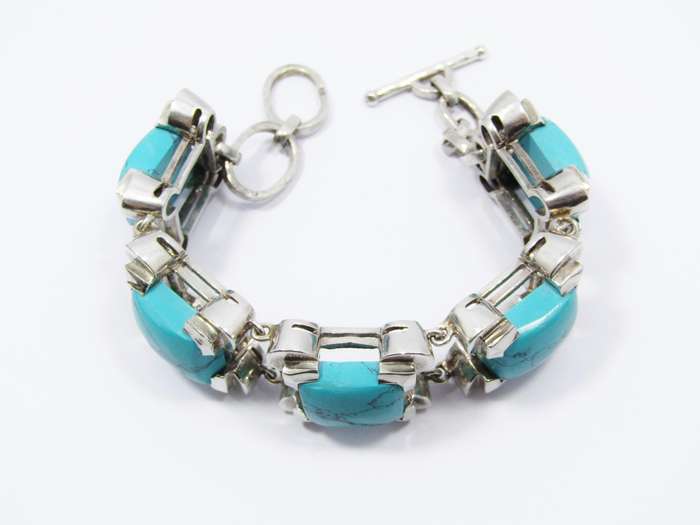A Gorgeous Chunky Howlite Bracelet in Sterling Silver.