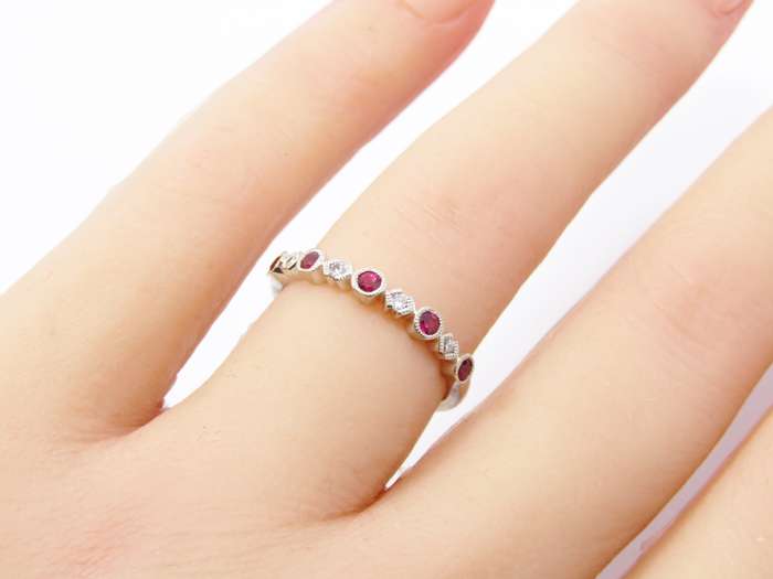 Beautiful! Browns Jewellers 14CT White Gold, Ruby & Diamond Ring