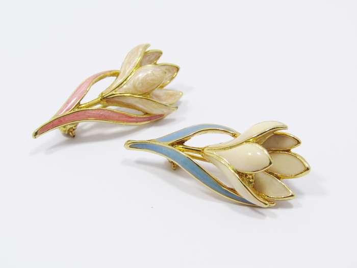 Lovely Pair of Enameled Flower Costume Jewellery Brooches