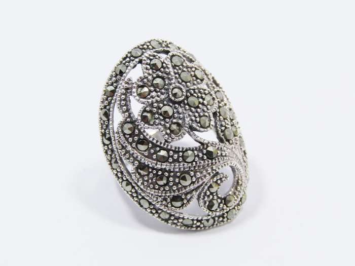 A Lovely Chunky Marcasite Ring in Sterling Silver.