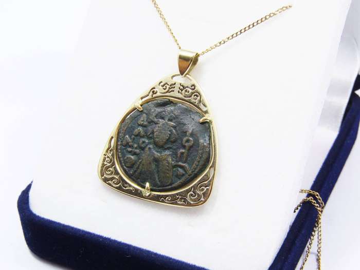 Vintage 14CT Gold & Ancient Coin Pendant with Chain