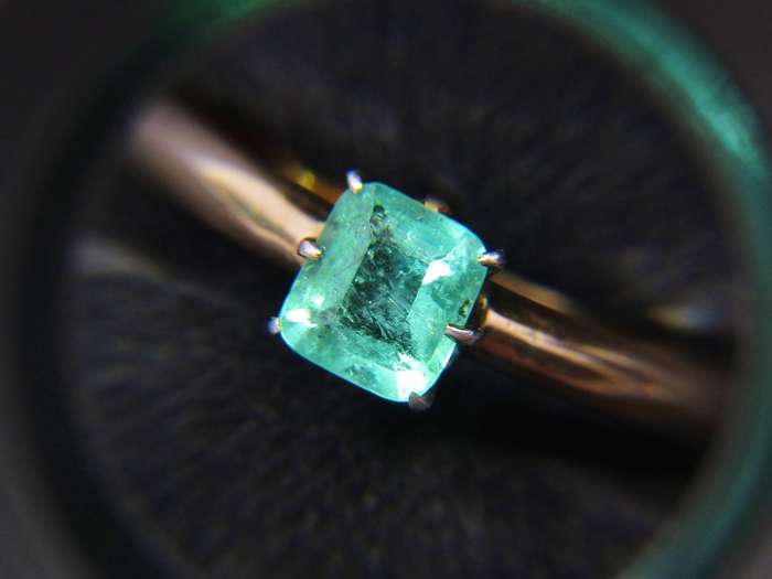 Exquisite! Antique 18K Gold & 1.2CT Emerald Ring