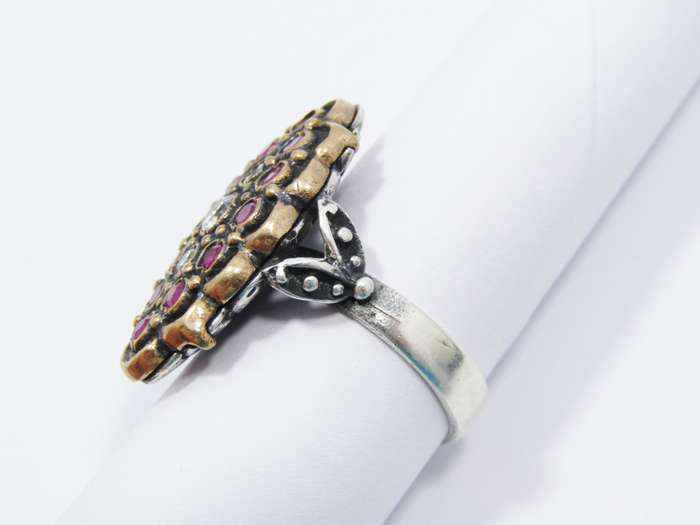 A Gorgeous Two Tone Eastern Design Ring Set With Red and clear Crystals Ring in Sterling Silver