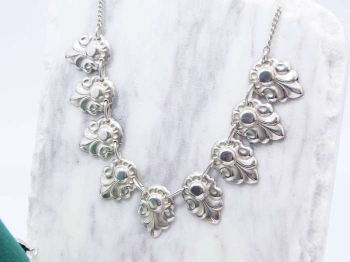 A Gorgeous CANDIDA Style Necklace and Bracelet Set  in Sterling Silver.