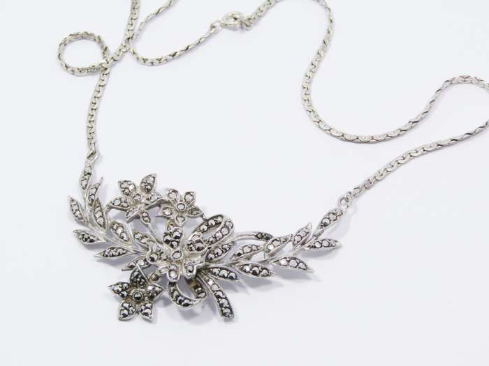 A Beautiful Victorian Design Necklace With Marcasite's in Sterling Silver