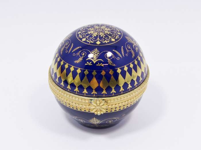 A Beautiful Cobalt Blue and Gold Estee Lauder Porcelain round Keepsake Box