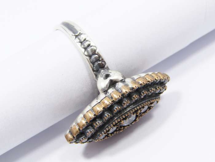 A Gorgeous Two Tone Eastern Design Ring Set With Clear Crystals in Sterling Silver.