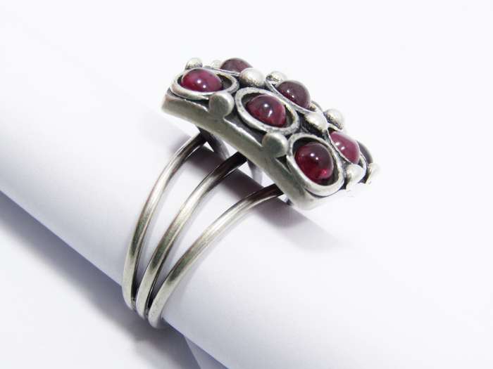 A Gorgeous Chunky Ring set With Cabochon Garnets in Sterling Silver.