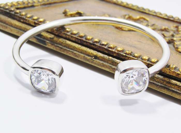 A Stunning Chunk Zirconia Cuff Bangle in Sterling Silver