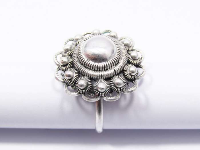 A Beautiful Vintage Design Rig in Sterling Silver.