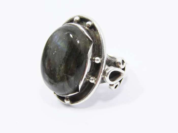 A Spectacular Labradorite Ring in Sterling Silver