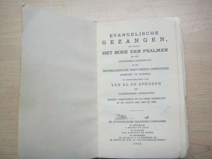 Psalmen and Gezangen booklets.