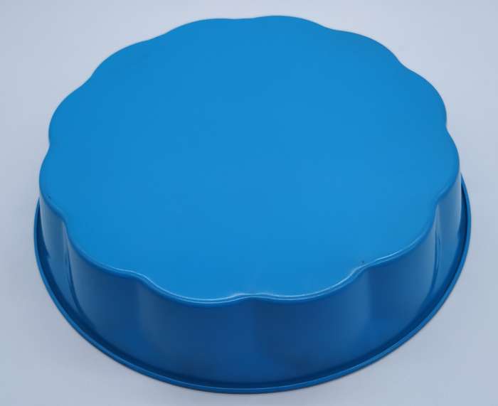 SCALLOPED ROUND BAKING PAN