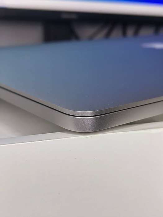 Apple MacBook Pro 16 (2019)  i7 / 16GB RAM / 512GB SSD  Grade A