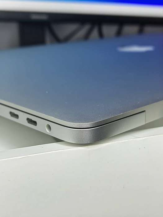 Apple MacBook Pro 16 (2019)  i7 / 16GB RAM / 512GB SSD  Grade A