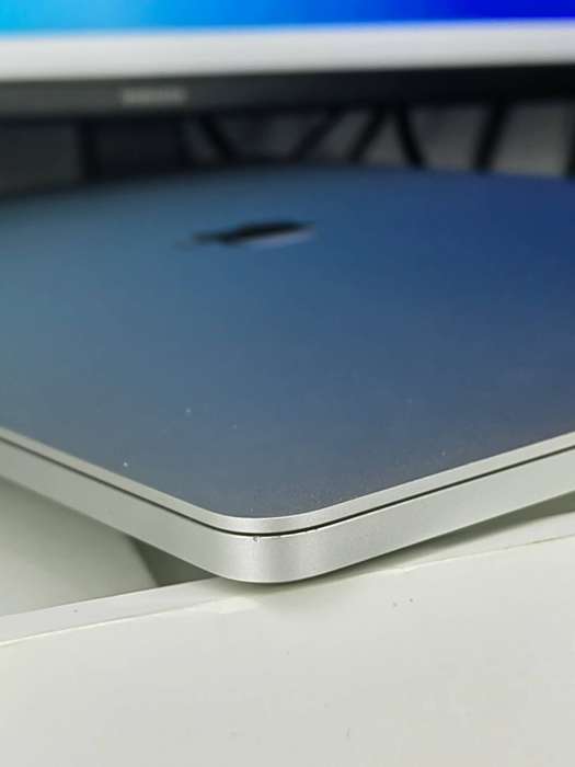 Apple MacBook Pro 16 (2019)  i7 / 16GB RAM / 512GB SSD  Grade A