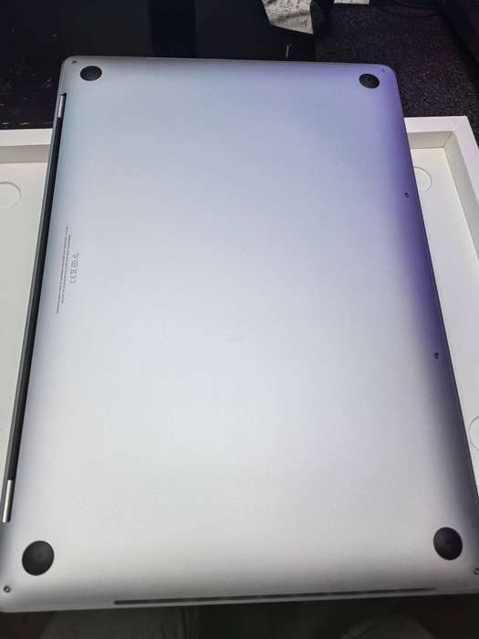 Apple MacBook Pro 16 (2019)  i7 / 16GB RAM / 512GB SSD  Grade A