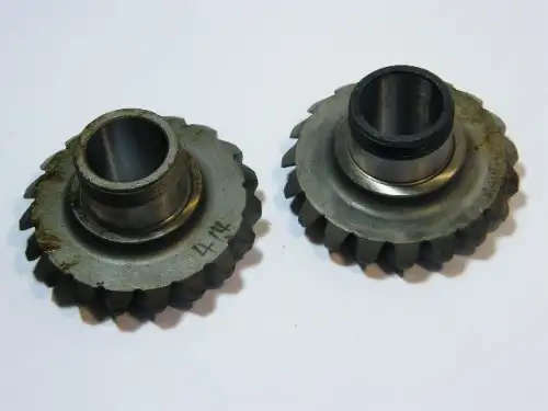 Lot of 2 BB250 UTE reverse gears - one look used - 19 gears