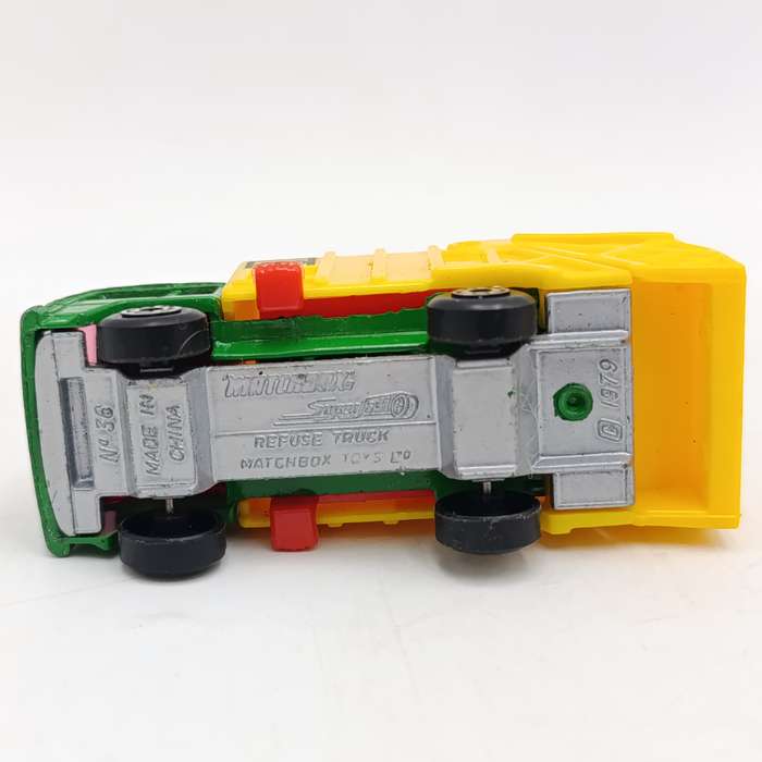 Matchbox Superfast No.36 Refuse truck die-cast model