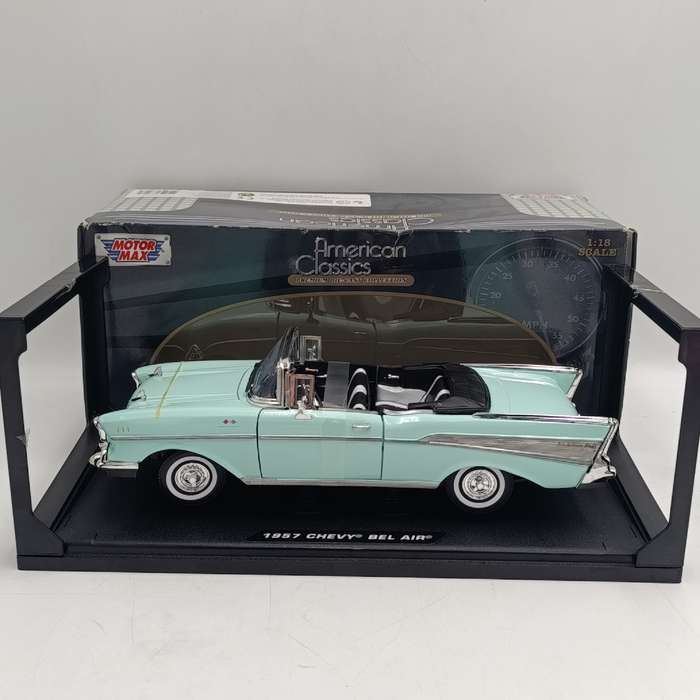 MotorMax 1957 Chevrolet Bel Air die-cast model car in box - scale 1/18