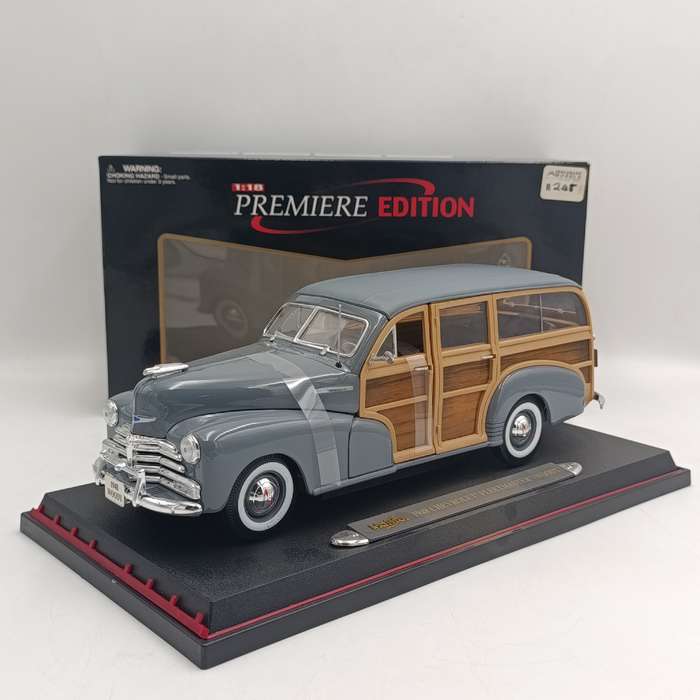 Maisto Premiere 1948 Chevrolet Fleetmaster Woody die-cast  model car in  box - scale 1/18
