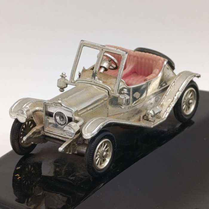 Lesley Matchbox Models of Yesteryear model car sweets bowl