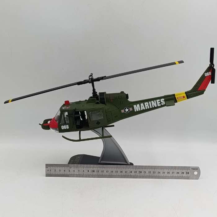 Motorworks Air Power Huey Hog die-cast helicopter - US Marines - scale - 1/32