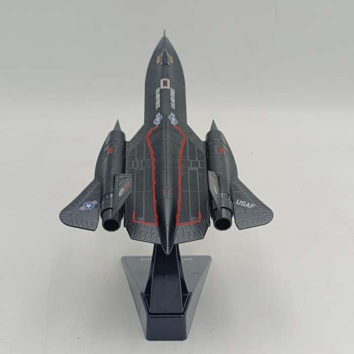 Jet Age Military Aircraft Lockheed SR-71 Blackbird die-cast model plane in box - scale 1/200