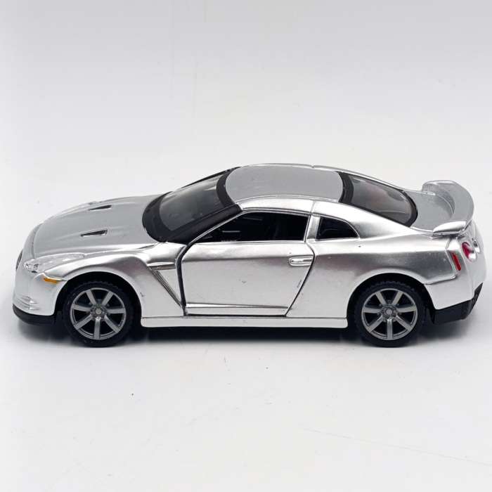 Maisto 2009 Nissan GT-R die-cast model car - pull back action - scale 1/40
