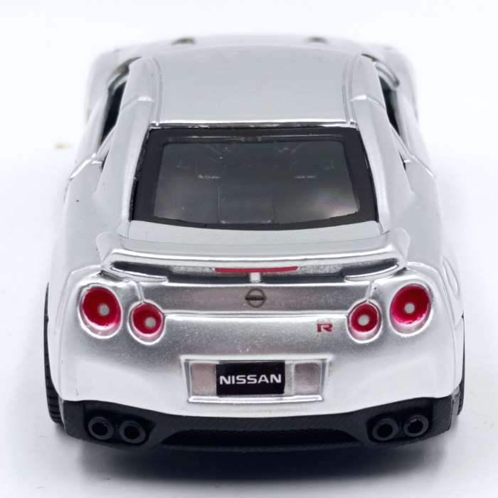 Maisto 2009 Nissan GT-R die-cast model car - pull back action - scale 1/40