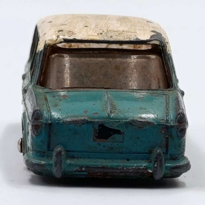 Meccano Dinky Toys #531 Grandevue Fiat 1200 die-cast toy car - no tyres