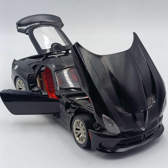 Maisto 2013 SRT Viper GTS die-cast model car - scale 1/18