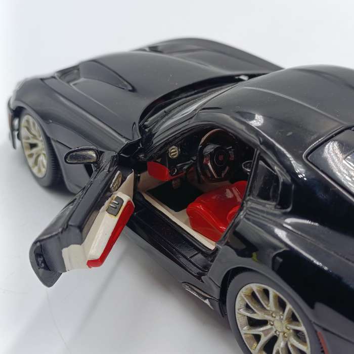 Maisto 2013 SRT Viper GTS die-cast model car - scale 1/18