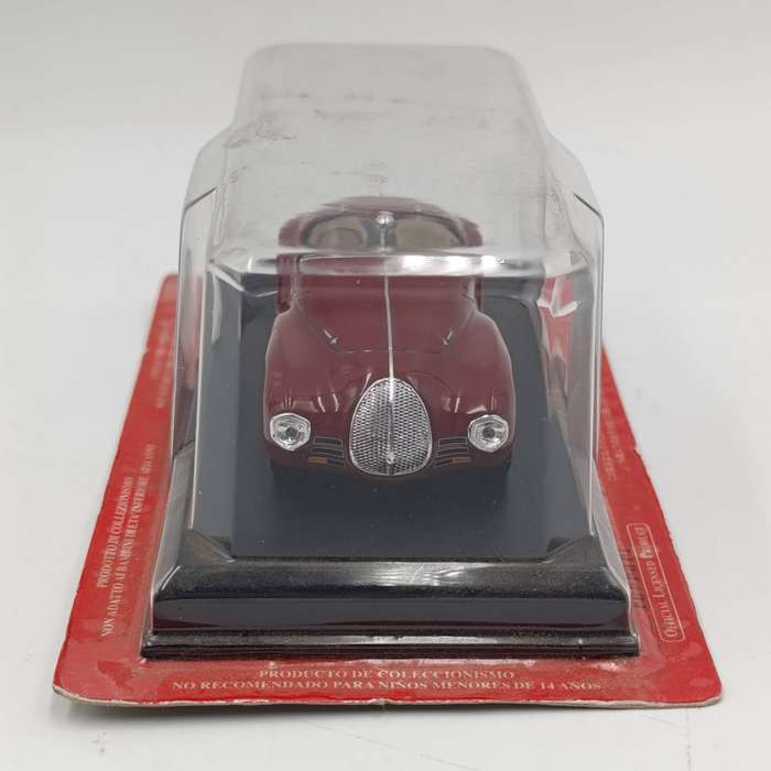 1940 Ferrari Auto Avio Costruzioni 815 die-cast model car - scale 1/43
