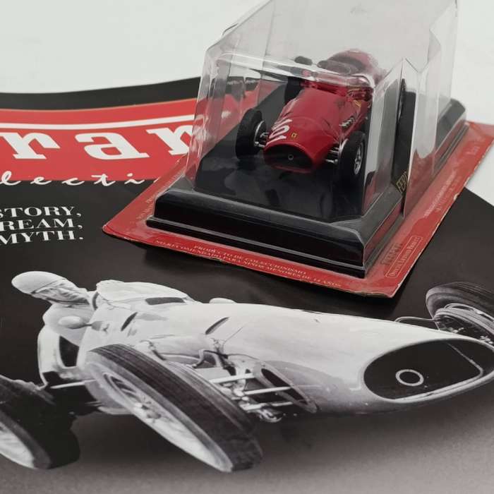 1952 Ferrari 500 F2 die-cast racing model car - scale 1/43