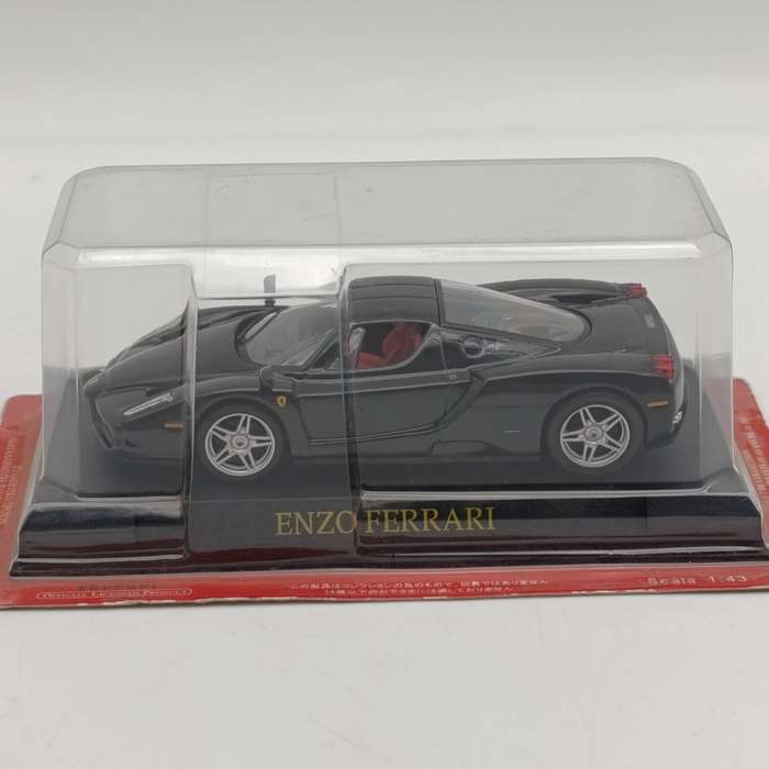 2002 Ferrari Enzo die-cast model car - scale 1/43