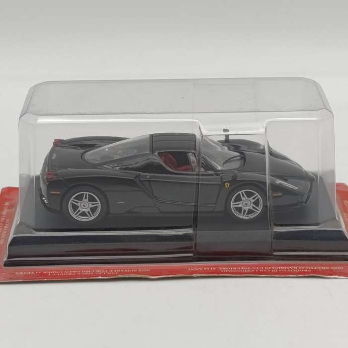 2002 Ferrari Enzo die-cast model car - scale 1/43