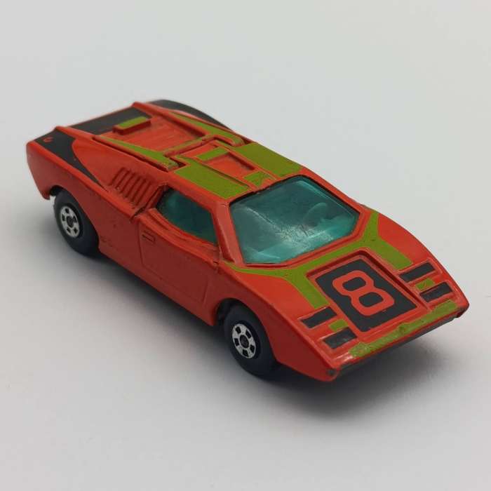 Matchbox Superfast #27 Lamberghini Countach die-cast toy car