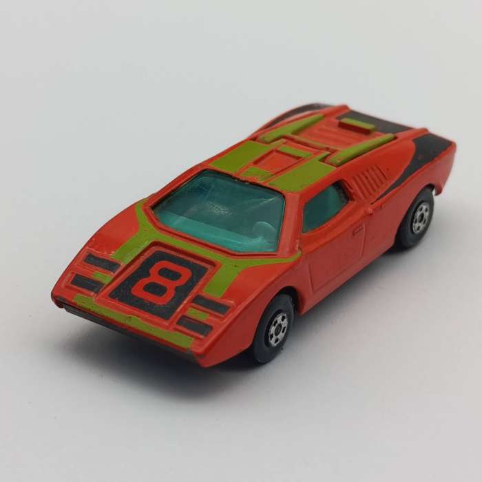 Matchbox Superfast #27 Lamberghini Countach die-cast toy car
