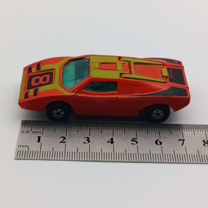 Matchbox Superfast #27 Lamberghini Countach die-cast toy car
