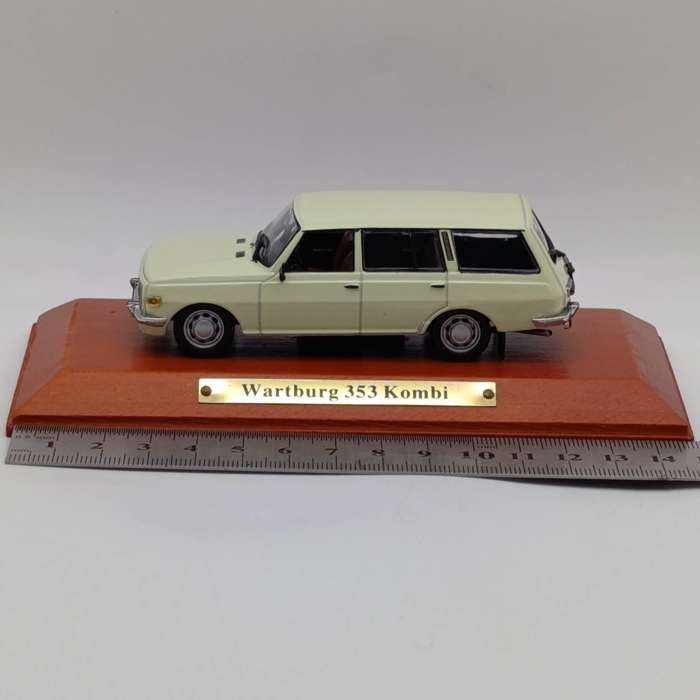 DDR Auto Wartburg 353  kombi die-cast model car - scale 1/43