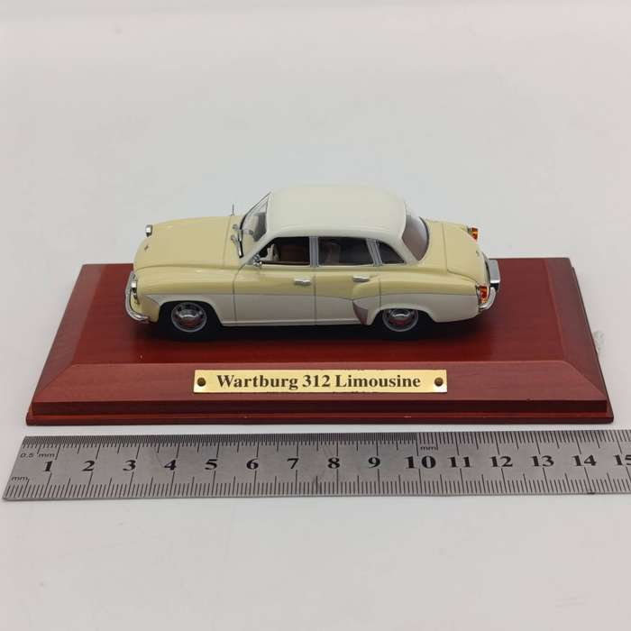 DDR Auto Wartburg 312 Limousine die-cast model car in box - scale 1/43