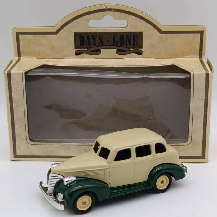 Lledo 1939 Chevrolet die-cast model car in box